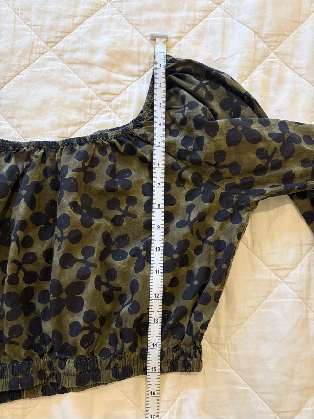 Apiece Apart Olive Green and Black Off-Shoulder Crop Top - Picture 7 of 7